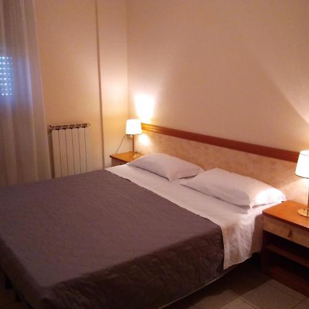 קורג'ו Hotel Rose&Crown מראה חיצוני תמונה