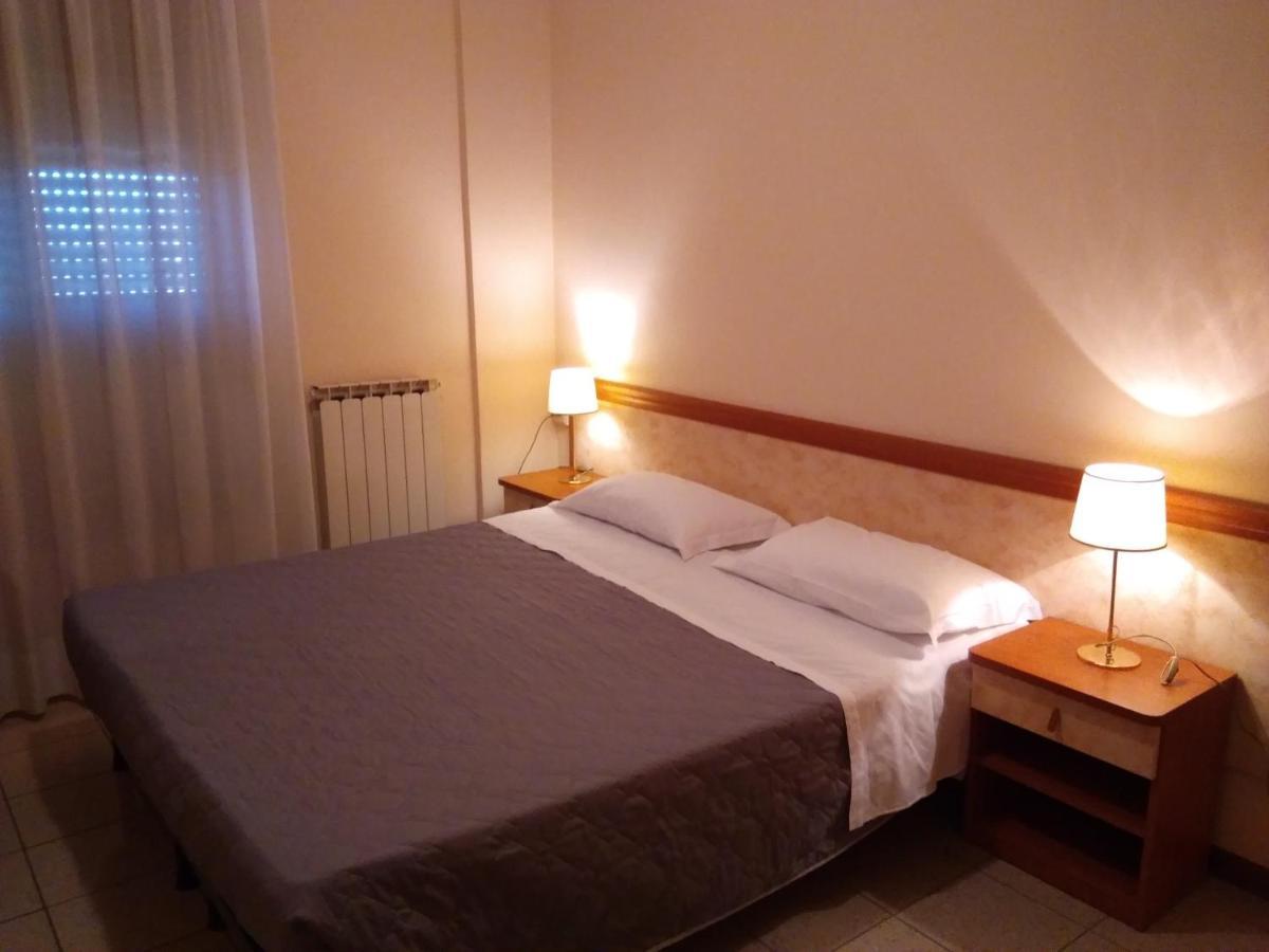 קורג'ו Hotel Rose&Crown מראה חיצוני תמונה