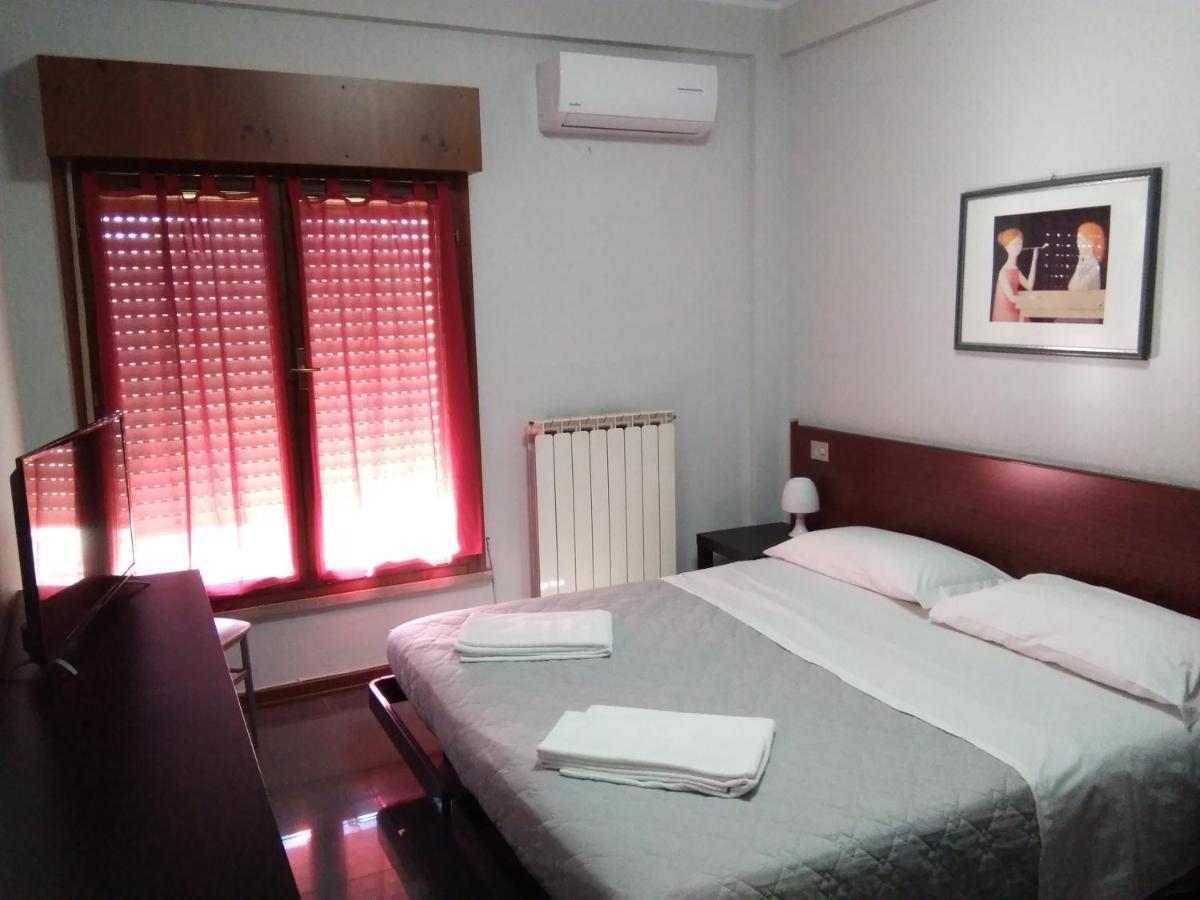 קורג'ו Hotel Rose&Crown מראה חיצוני תמונה